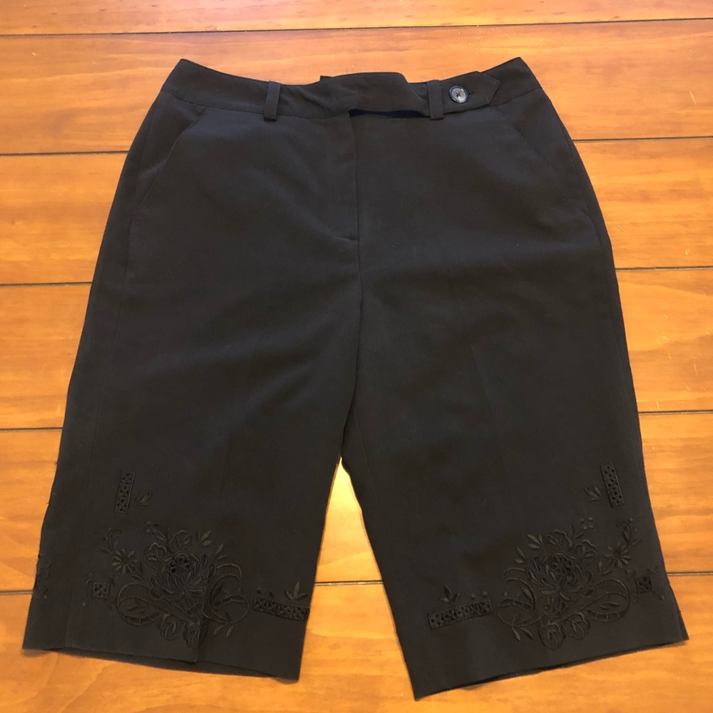 Larry Levine Black Stretch Crop Pants Sz. 6